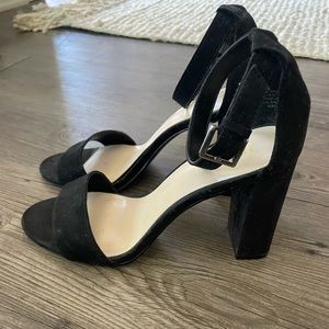 Nine West black straps heel